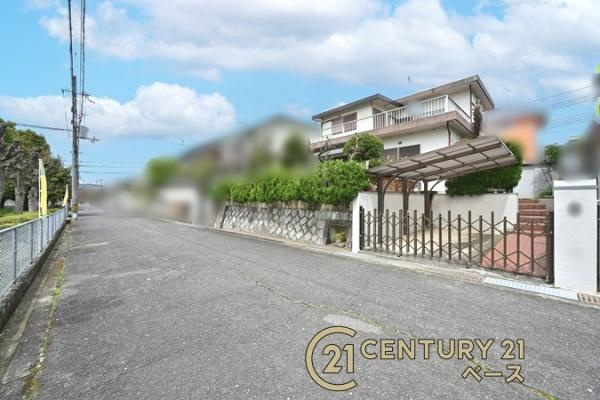 北葛城郡上牧町桜ケ丘１丁目の中古一戸建の前面道路含む現地写真|■現地撮影写真■落ち着いた雰囲気の閑静な住宅地内です！