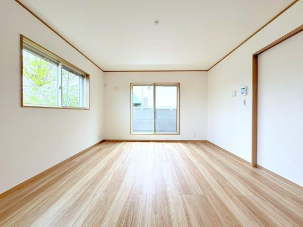 横浜市中区本郷町３丁目の新築一戸建の居間・リビング