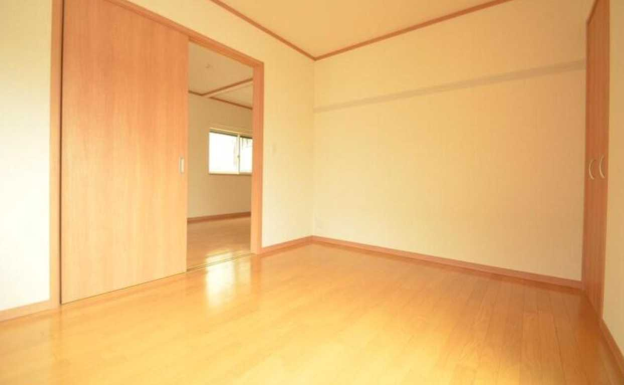 メルヴェーユ東が丘　最上階　角部屋　ウォークインクローゼットの居間・リビング