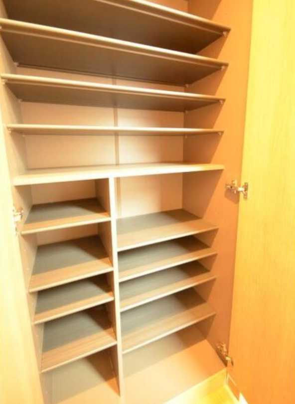 メルヴェーユ東が丘　最上階　角部屋　ウォークインクローゼットの収納