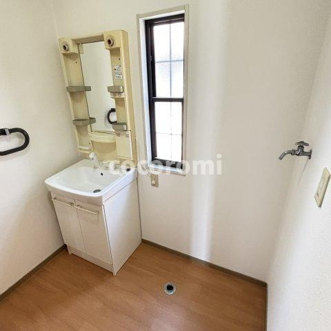 津田山手メゾネットの洗面所