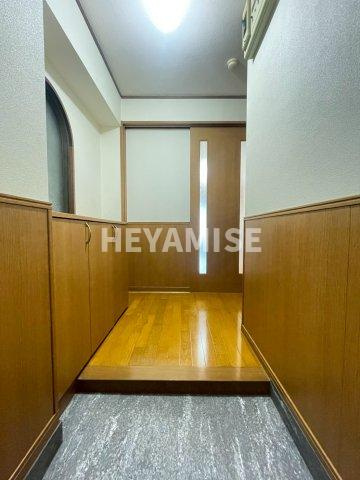 アサヒツインハイツの玄関