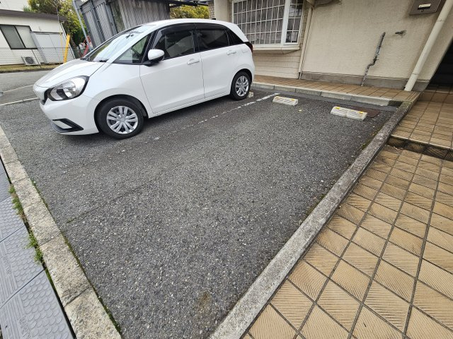 メゾン土山の駐車場