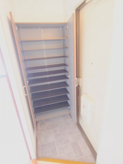 セジュール福島A棟の玄関