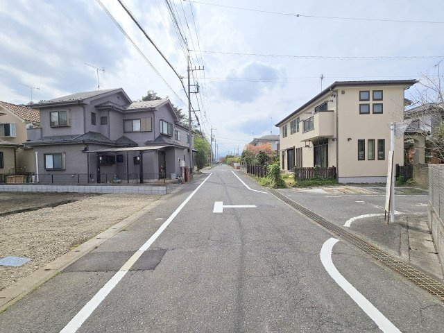 青梅市新町7丁目　全1棟の前面道路含む現地写真