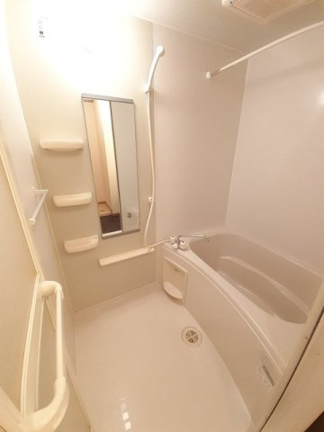 ノイ・グランツＪの浴室