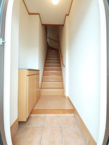 ノイ・グランツＪの玄関