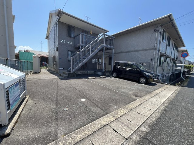 ソレイユの駐車場