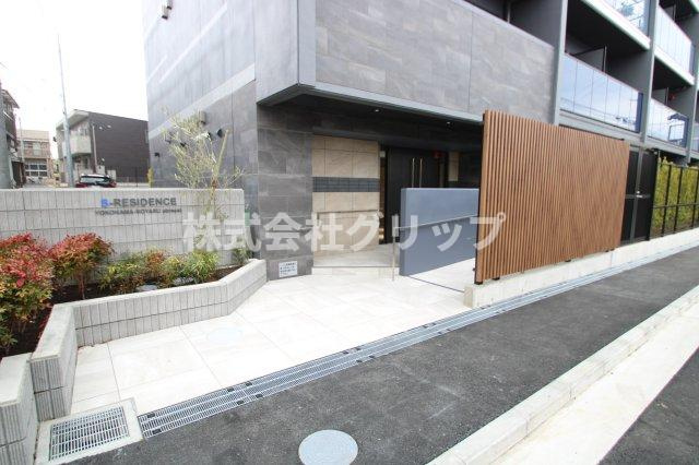 S-RESIDENCE横浜子安abreastのエントランス