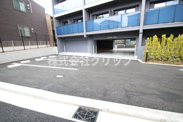 S-RESIDENCE横浜子安abreastの駐車場