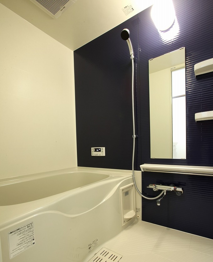 早川コーポの浴室|コンパクトで使いやすいお風呂です