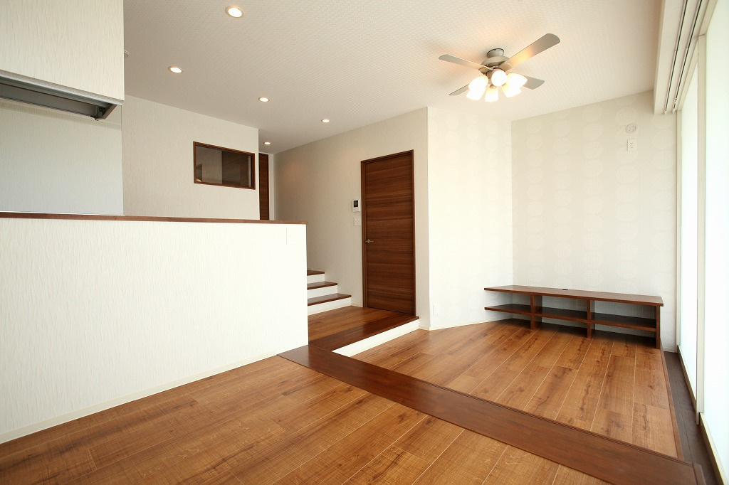 早川コーポの内装|おしゃれな居間です