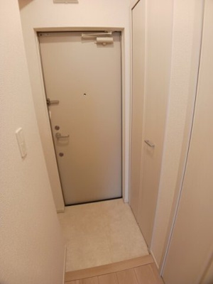 【玄関】 | ヴァロ伏見稲荷