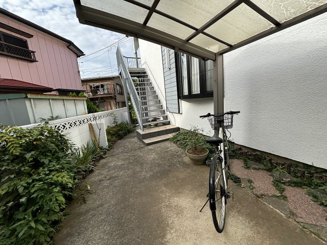 習志野コーポの駐車場