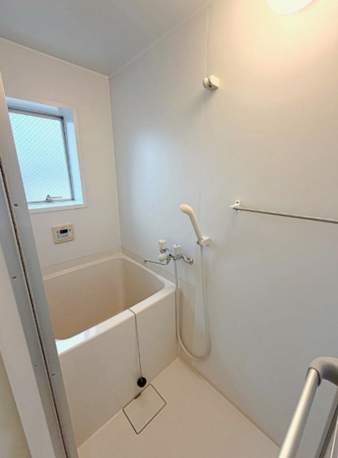 メゾン津之江の浴室|シンプルで使いやすい浴室は、清潔感があり毎日の入浴を快適に。無駄のない設計だから、家族みんなが安心して使える空間です。