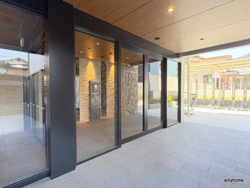 Louis Residence 天王寺町北　仲介手数料無料のエントランス