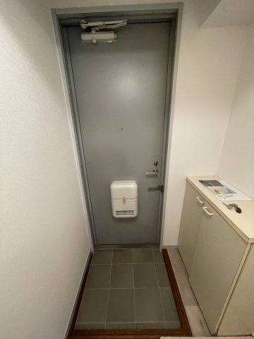 レジデンス郷Ⅹの玄関