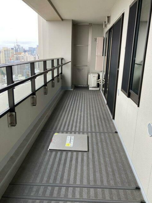 【バルコニー】