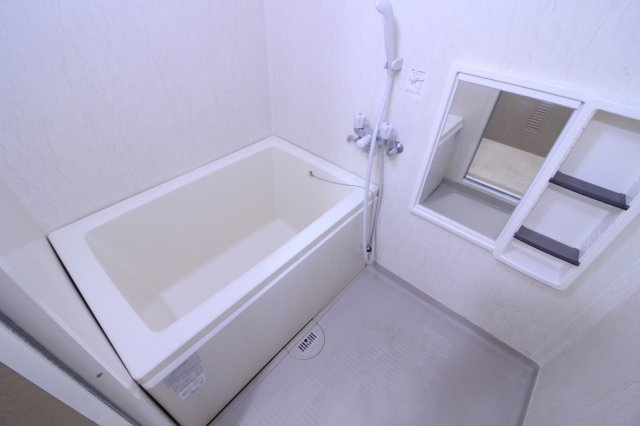 フェリスメンテ狩口台の浴室