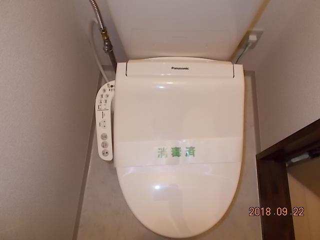 サニモールのトイレ|落ち着いた色調のトイレです