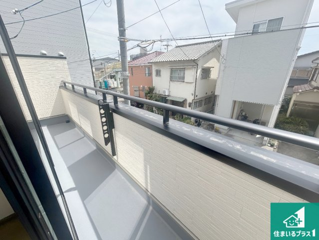 伊丹市昆陽泉町　新築一戸建てのバルコニー|ワイドバルコニーは洗濯物を干すスペースが広いのでご家族が多くても安心！