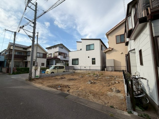 越谷市大泊新築戸建ての前面道路含む現地写真