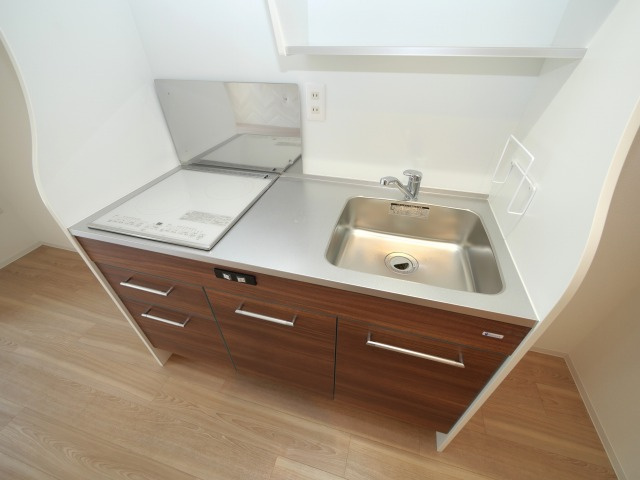 セレニテ新大阪グランデミリューのキッチン