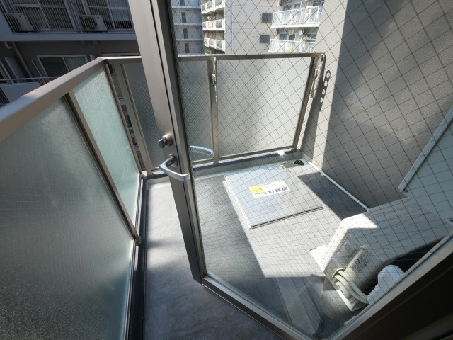 セレニテ新大阪グランデミリューのバルコニー