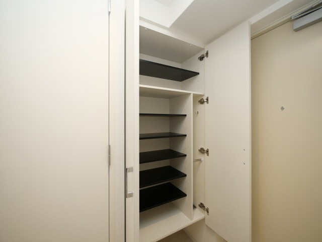 セレニテ新大阪グランデミリューの収納