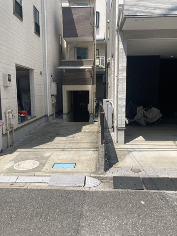 世田谷区深沢３丁目（リユース）の駐車場|車をお持ちの方に嬉しい駐車場付きの物件です