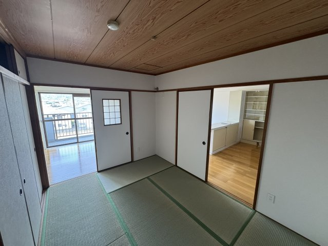 パレ・ロワイヤル岩橋の和室