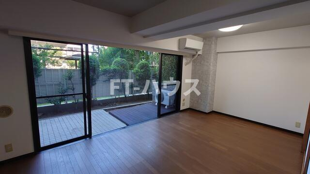 ライオンズガーデン幕張の居間・リビング