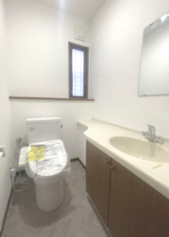中古/朝霞市溝沼６丁目のトイレ|トイレの様子です
広々とお使いいただけます