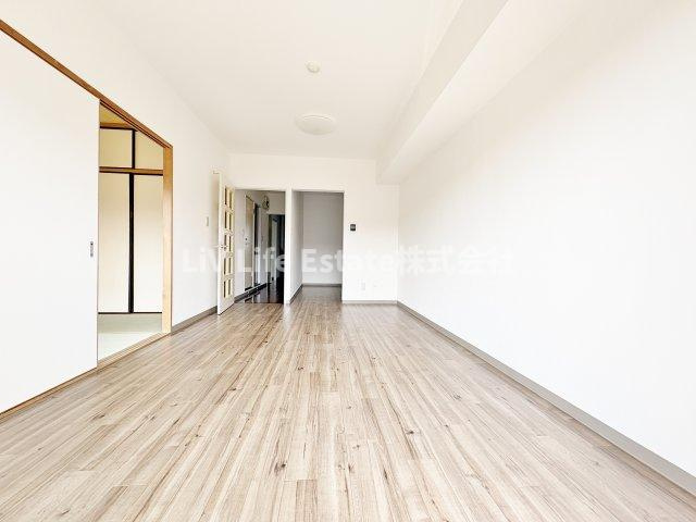 グランシティ小金井の居間・リビング|※別号室写真