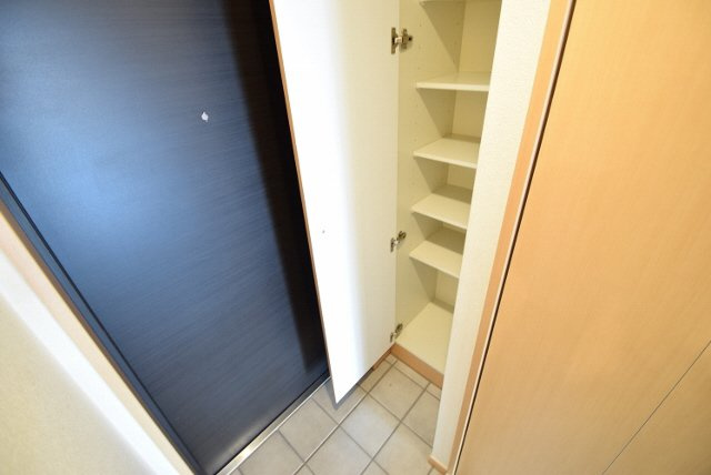 Ｓ－ＦＯＲＴ西船橋の玄関|シューズボックスあり