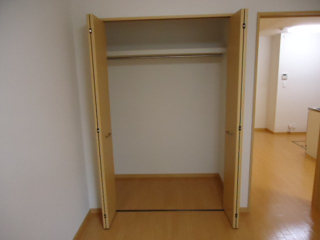 ラヴィアンローズＳの収納|クローゼット