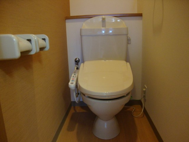 ワイワイ・ハウス杉木田のトイレ|シャワー付トイレ