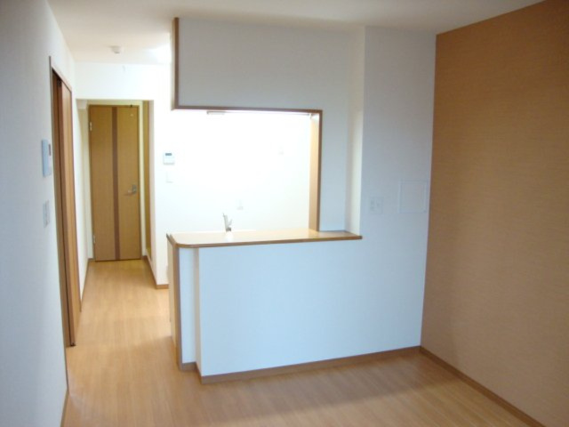 ワイワイ・ハウス杉木田の内装|ダイニングキッチン