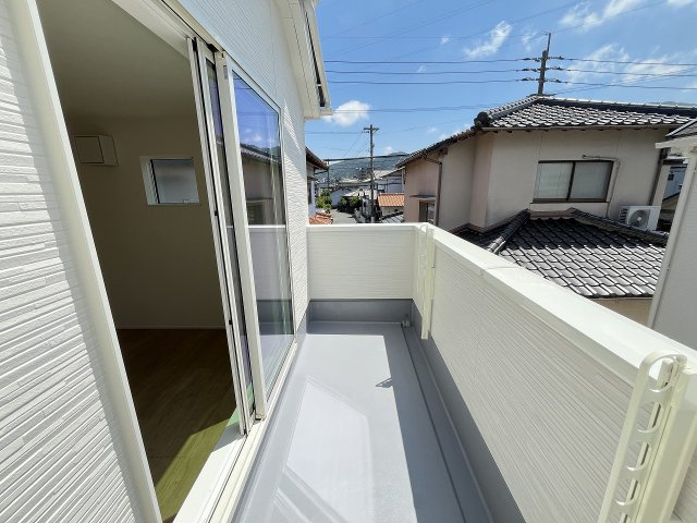 【バルコニー】 | 福岡市南区寺塚2丁目25-1期　1号棟（全3棟）【仲介手数料無料・0円】 | 施工例。施工例は完成時と異なる場合があります。
