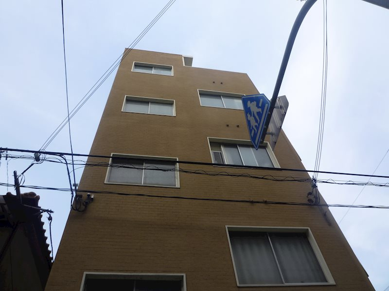 寿マンションの外観