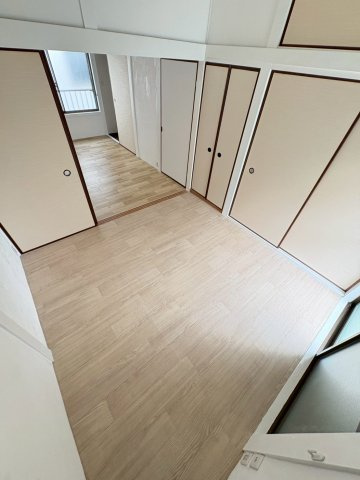 上大市4丁目貸家の居間・リビング