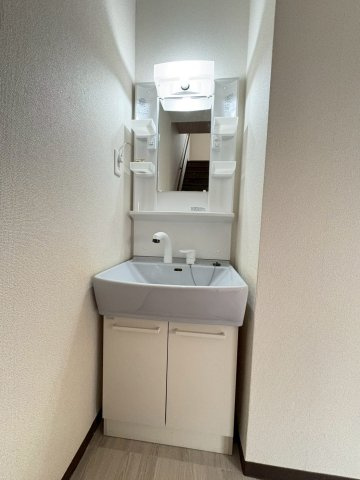 上大市4丁目貸家の洗面所