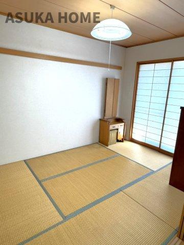 サン・ステージ緑園都市東の街の和室|リビングと隣り合わせの和畳の良い香りの中お客様をお通しするお部屋にしてもいいですね。