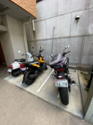 バックス神戸WESTの駐車場