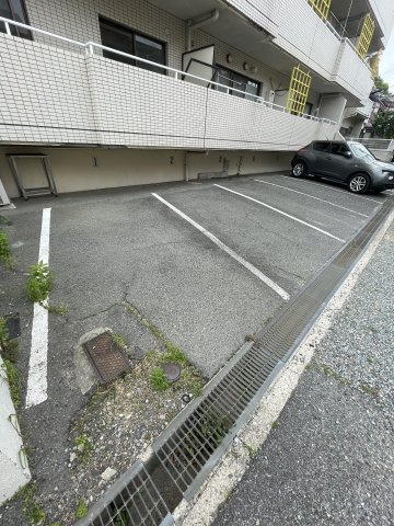 マインドパレス須磨浦の駐車場