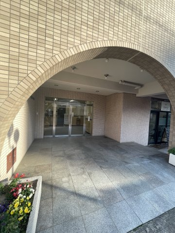 須磨月見山ハイツのエントランス