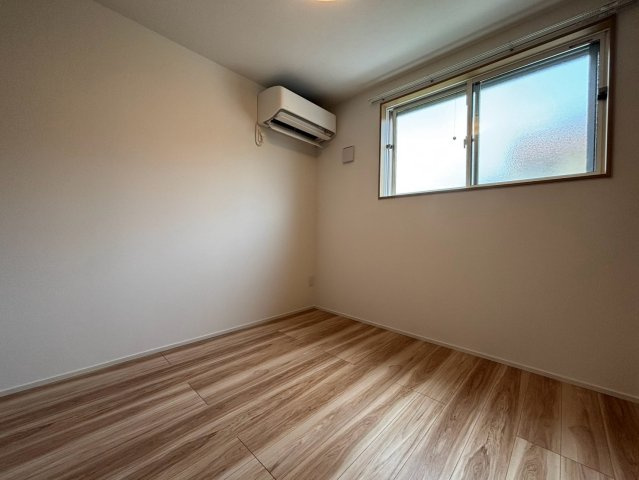 府中市栄町２丁目のアパートの居間・リビング