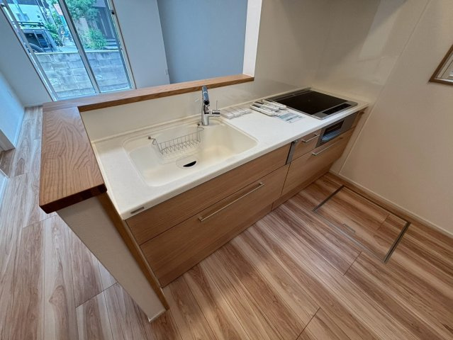 府中市栄町２丁目のアパートのキッチン