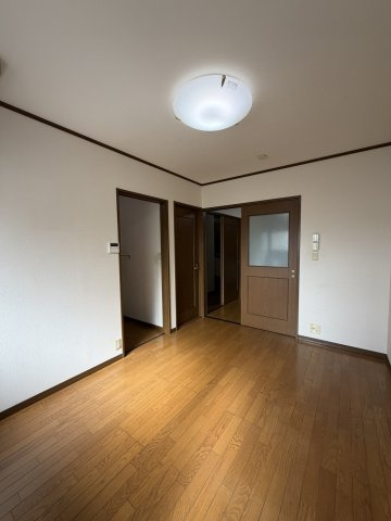 ハイツ森本の居間・リビング
