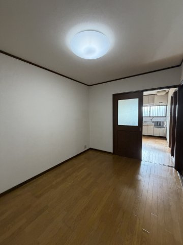 ハイツ森本の洋室